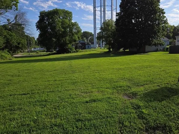 Pine St, Harrisonville, MO 64701