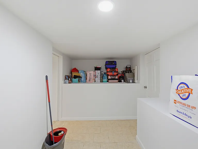 4318 Lawrence St — Photo 24