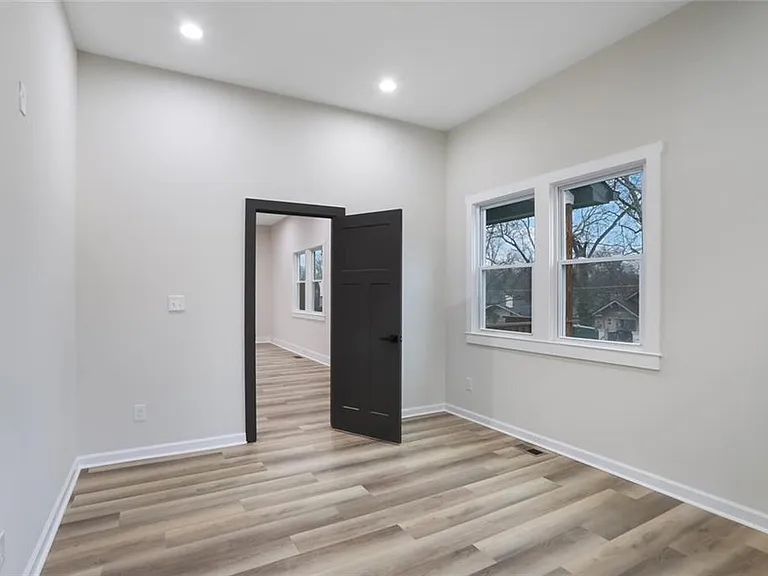 190 Adair Ave SE — Photo 17