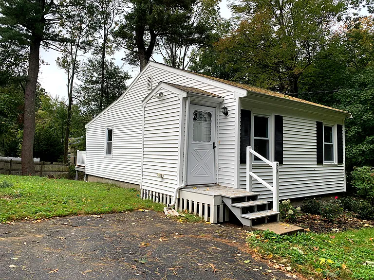 34 Dudley Rd — Photo 1