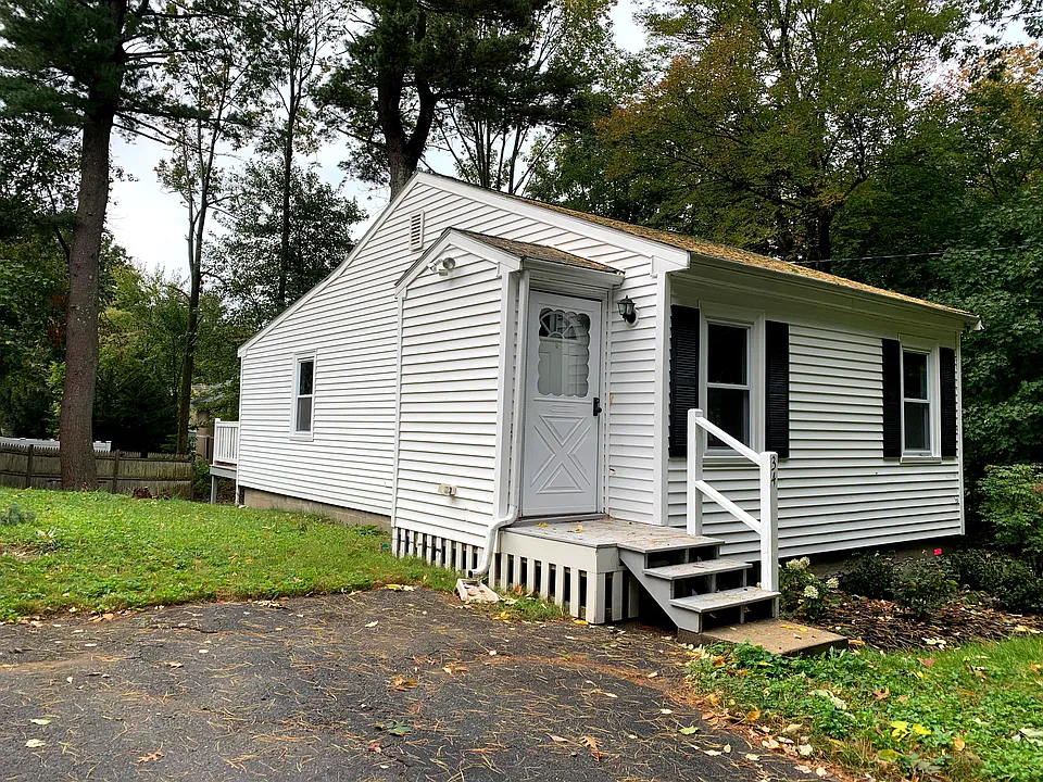 34 Dudley Rd