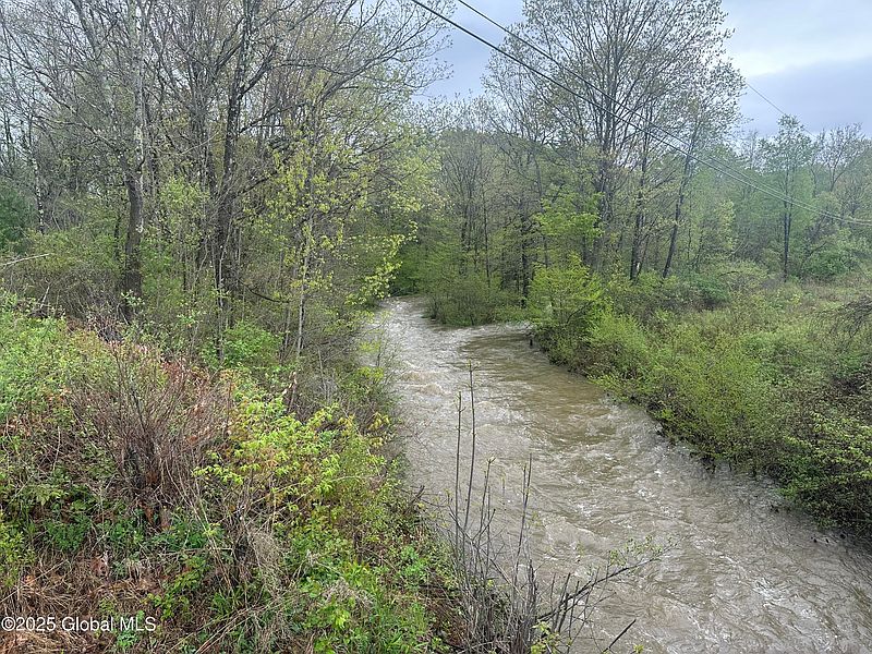 5th image of 144 Factory Hollow Road