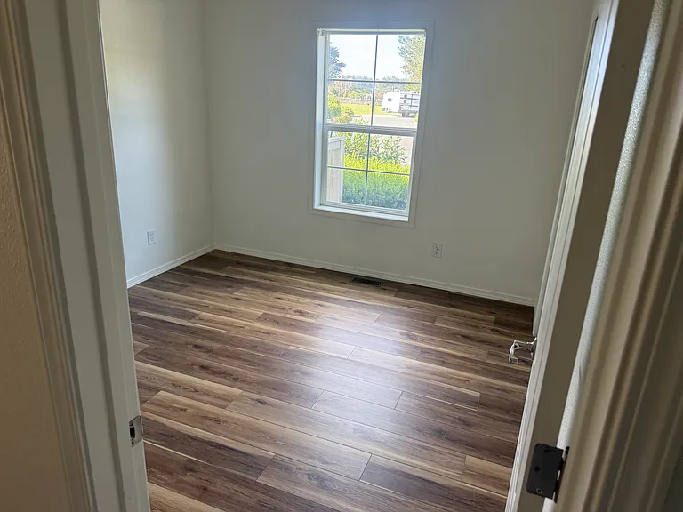 129 Cypress Ct — Photo 2