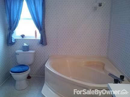 Master Bath w/garden tub