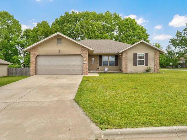 501 Bradford Pear, Clever, MO 65631