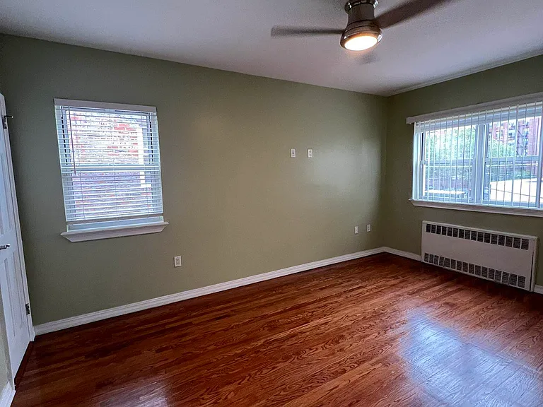 1297 E 49th St #1A — Photo 14