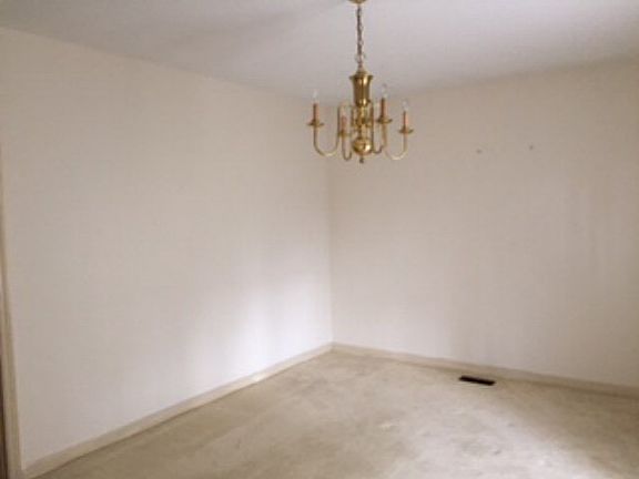4th image of 904 Mashie Ln