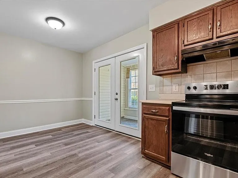 731 Coventry Ln #D — Photo 4