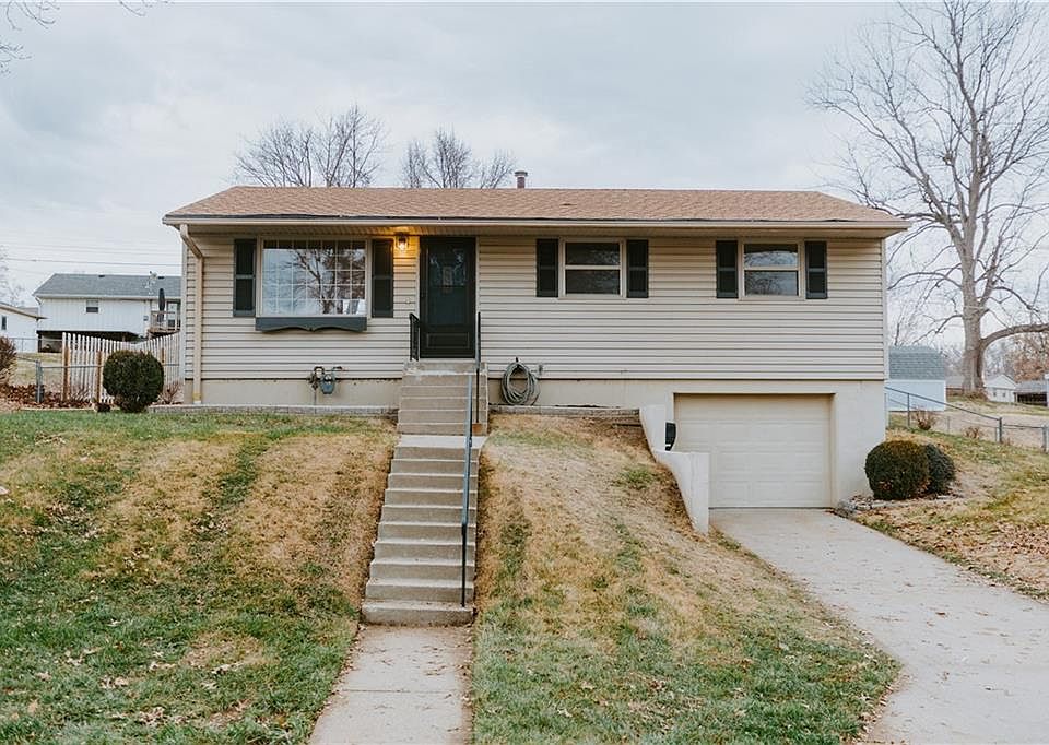 1st image of 3033 Floyd Ave