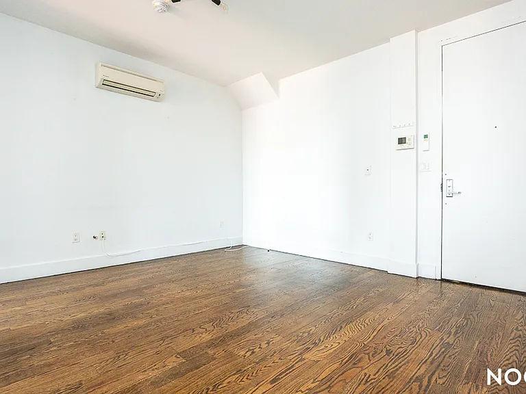 112 Manhattan Ave #5B — Photo 7