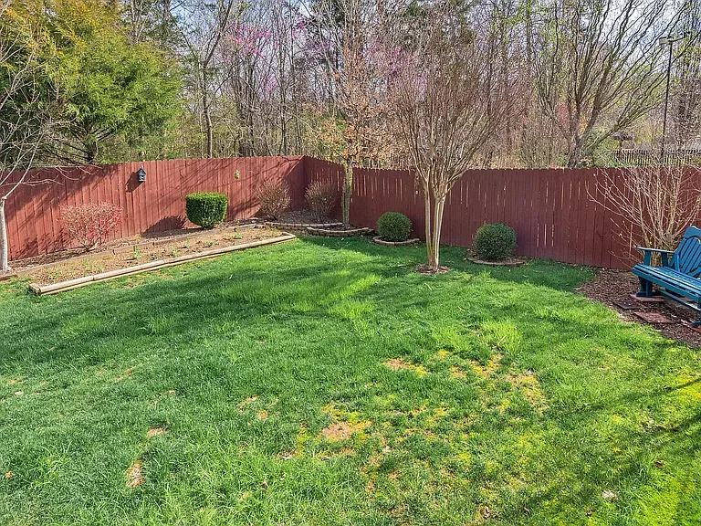 6811 Neville Dr — Photo 12