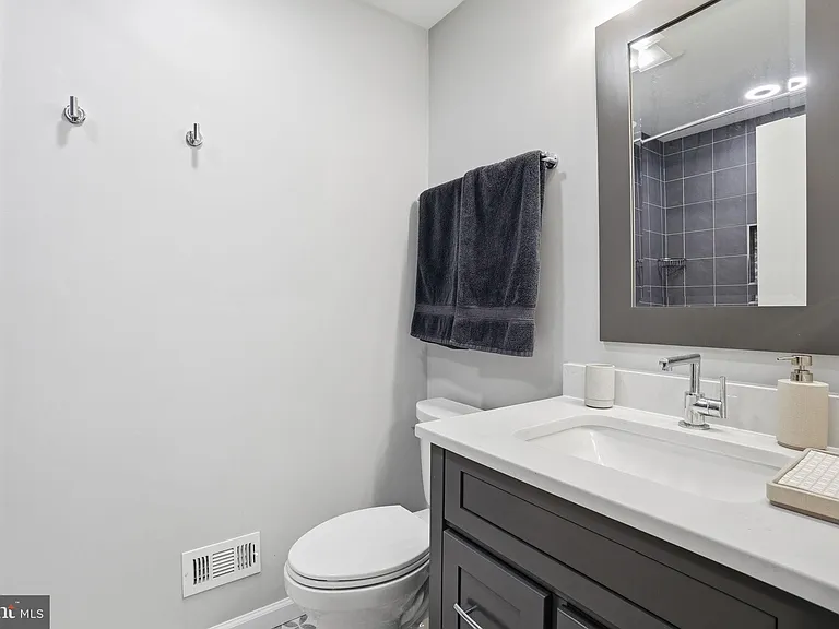 2528 S Walter Reed Dr #5 — Photo 19