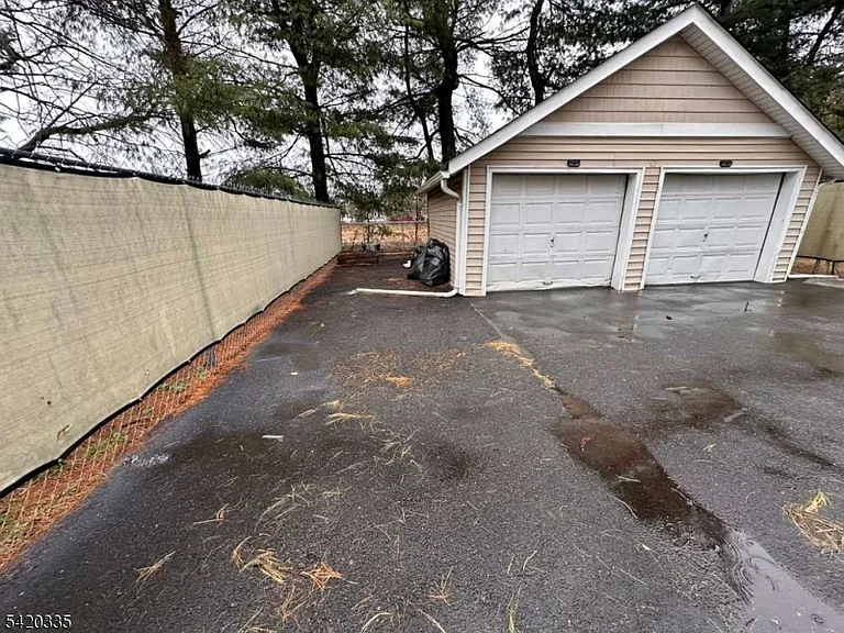 31 Yale Ave — Photo 8