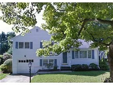1974 Woodbury Rd photo 1