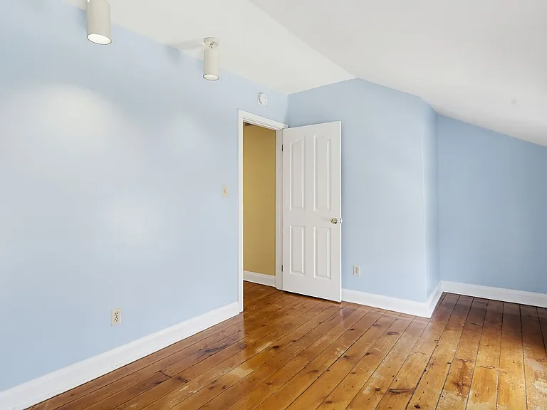 947 Oella Ave — Photo 22