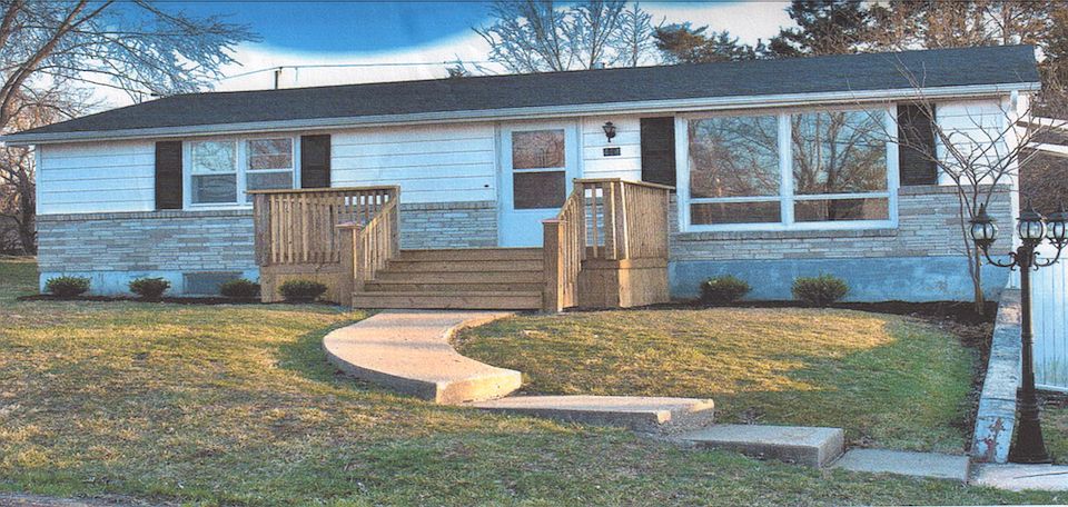 1st image of 414 Victoria Dr