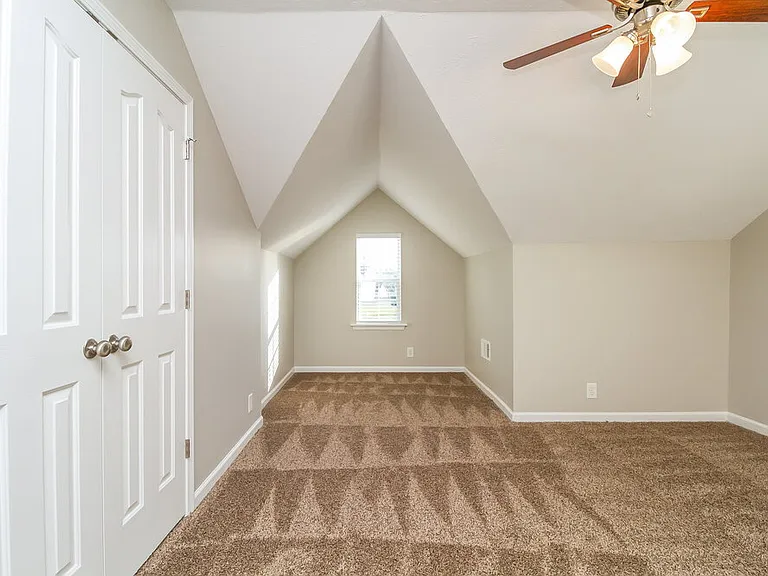 913 Harvest Grove Dr — Photo 14