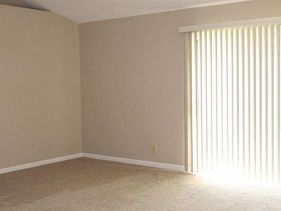 2nd image of 575 Arbor Ct