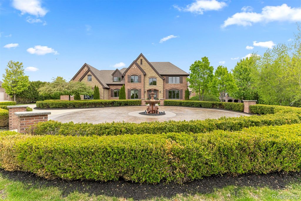 48892 Barola Ct, Northville, MI - View 4