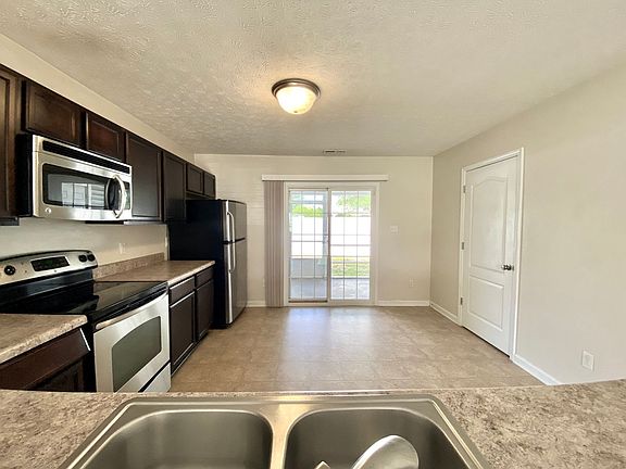 4th image of 227 Glen Cannon Dr