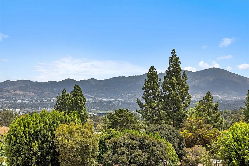 1 bed, 1.5 bath, 837 sqft, $2,700 — Photo 1