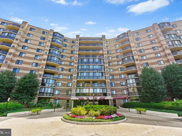 8360 Greensboro Dr APT 321, Mc Lean, VA 22102