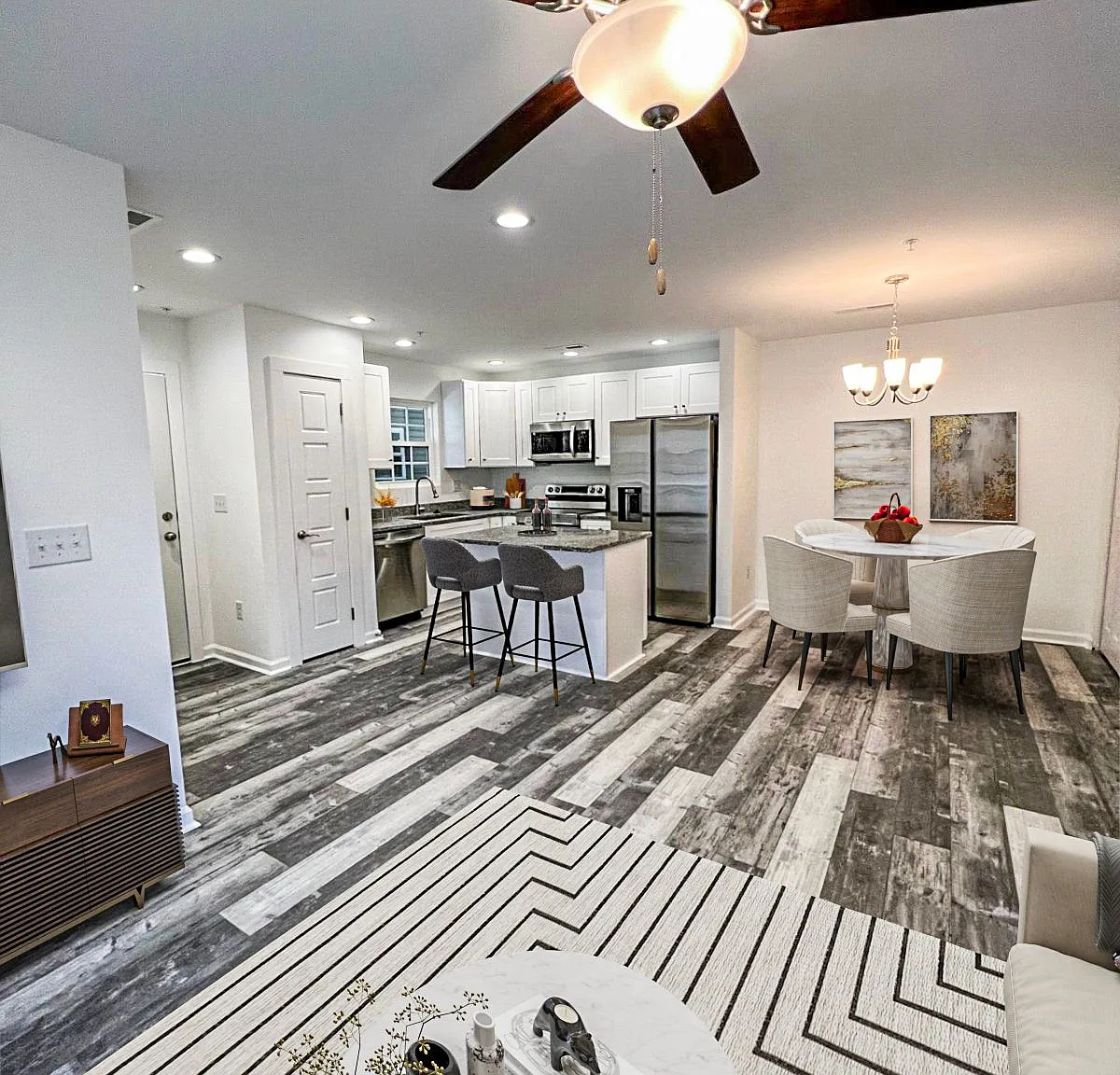 2 bed, 1000 sqft, $1,395 — Photo 2