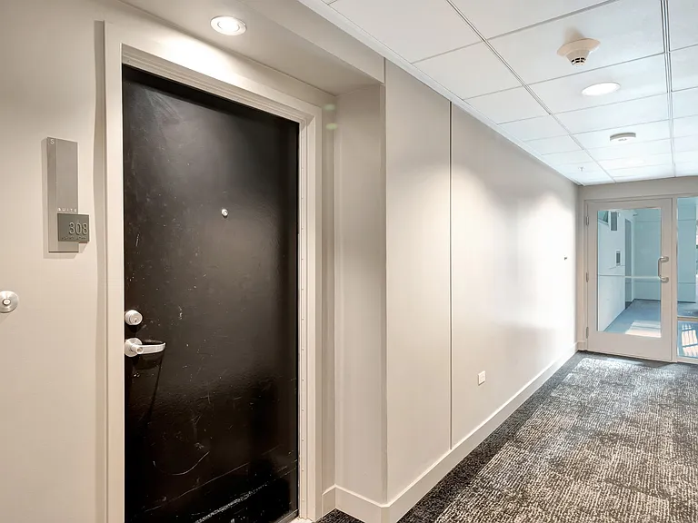 425 W Beech St #308 — Photo 22