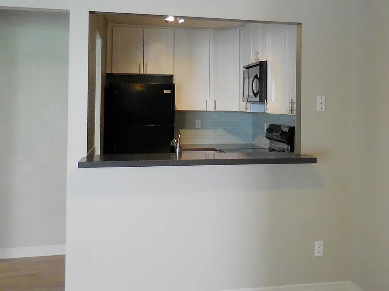 3250 Ashford St #E — Photo 12