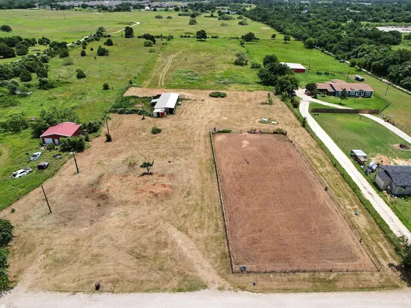 617 Arrowhead Ln, Burleson, TX 76028