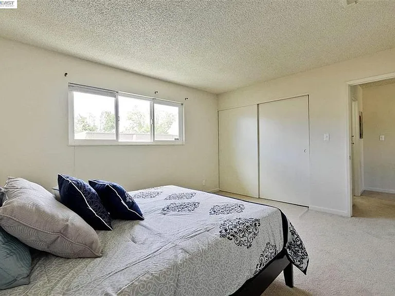4132 Jamaica Ter — Photo 15