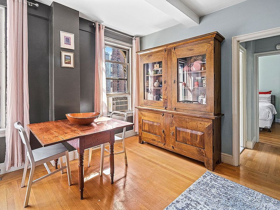 1st image of 325 W 45th St APT 1001