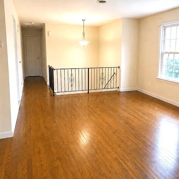 304 Loren Ct — Photo 12