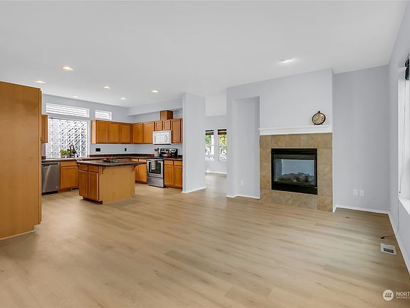 4th image of 803 62nd Street SE