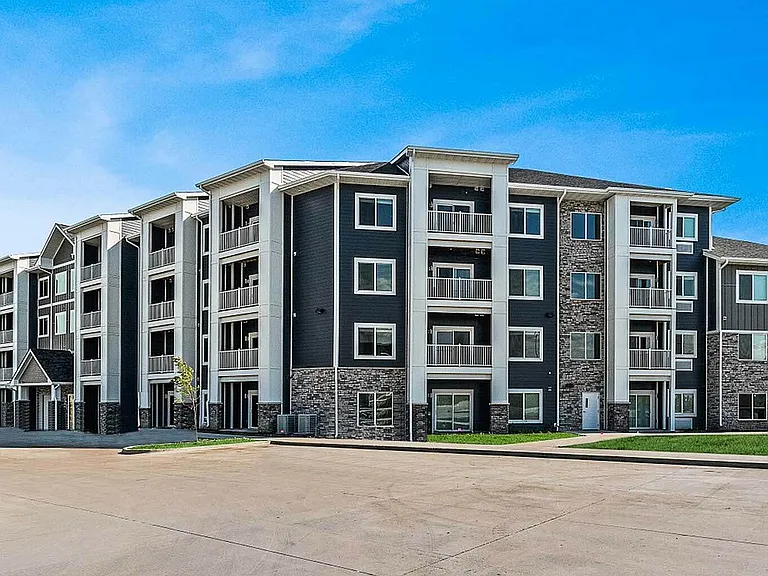 Park 88 offers a variety of apartments and townhomes to rent in West Des Moines.