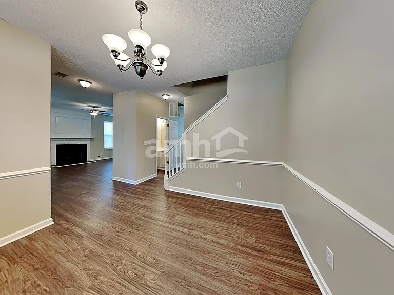 100 Summerchase Dr — Photo 5