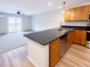 21 Pinecrest Dr #303, Essex Junction, VT 05452