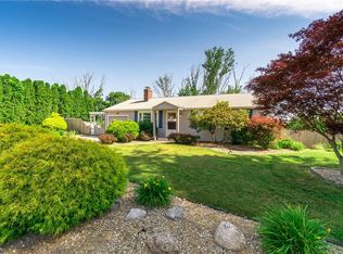 58 Morningside Dr, West Warwick, RI 02893