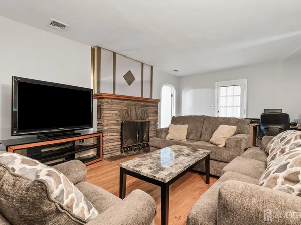 917 Tompkins Ave, South Plainfield, NJ 07080