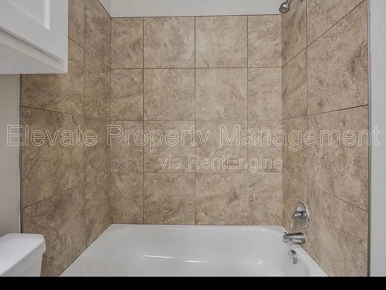 1009 SW 91st St — Photo 17