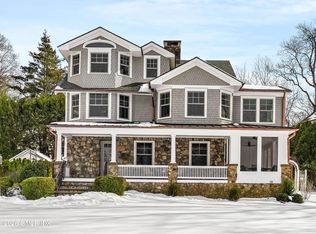 21 Lake Dr, Riverside, CT 06878