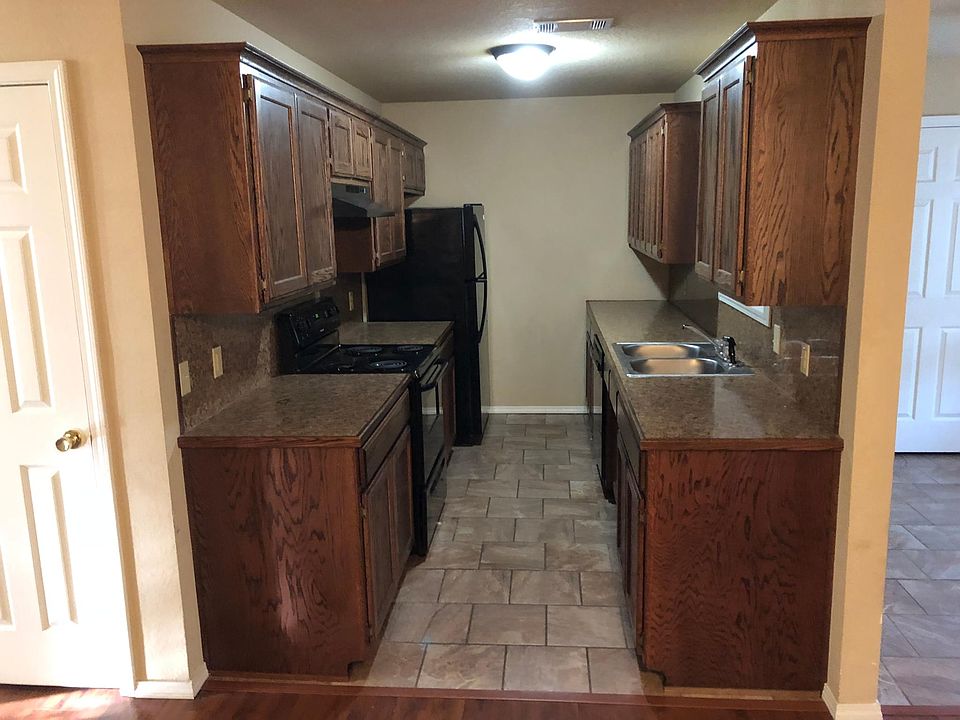 2nd image of 310 Jefferson St APT 3