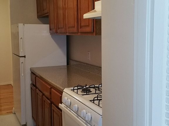 5th image of 465 E 7th St #125
