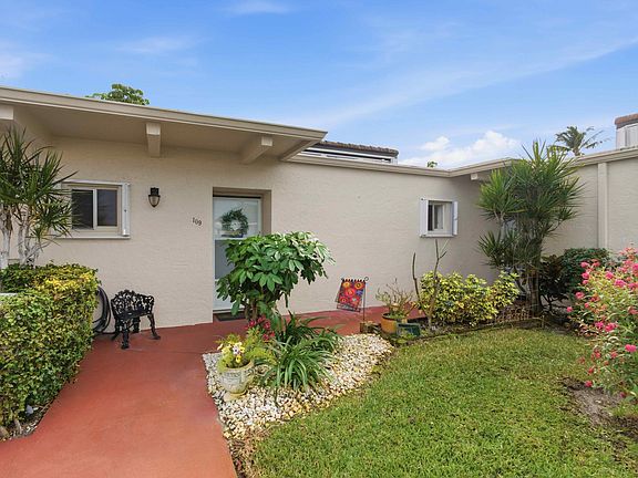 2nd image of 2650 Boundbrook Boulevard #109