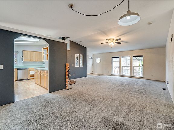 5th image of 704 87th Avenue NE #2