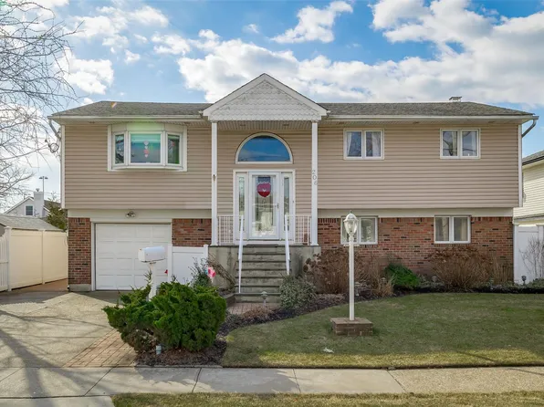 206 Hamilton Avenue, Island Park, NY 11558