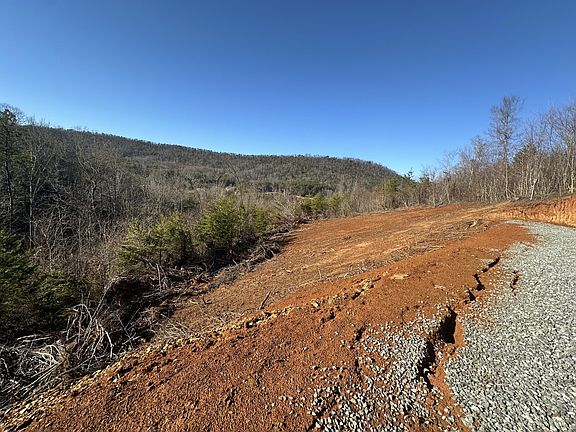 4th image of 1776 Fairview Rd