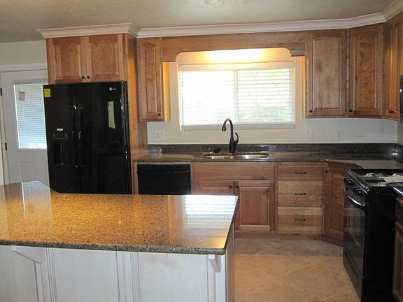 Custom Cabinets & Granite