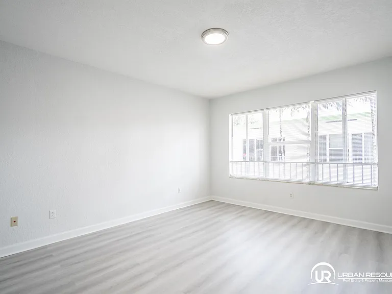 2180 Bay Dr #5B — Photo 12