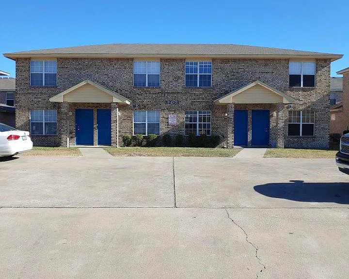 3208 Hereford Ln #C — Photo 1